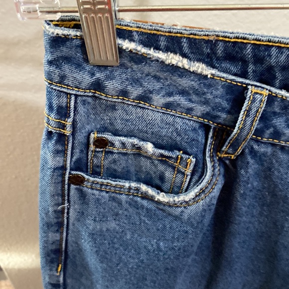 Avec Les Filles High Waisted Mom Jeans Distressed Raw Hems - Picture 4 of 10